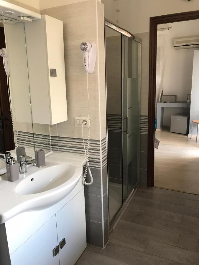 Bella Vita Guesthouse -Parcheggio Privato Interno Arona Zewnętrze zdjęcie