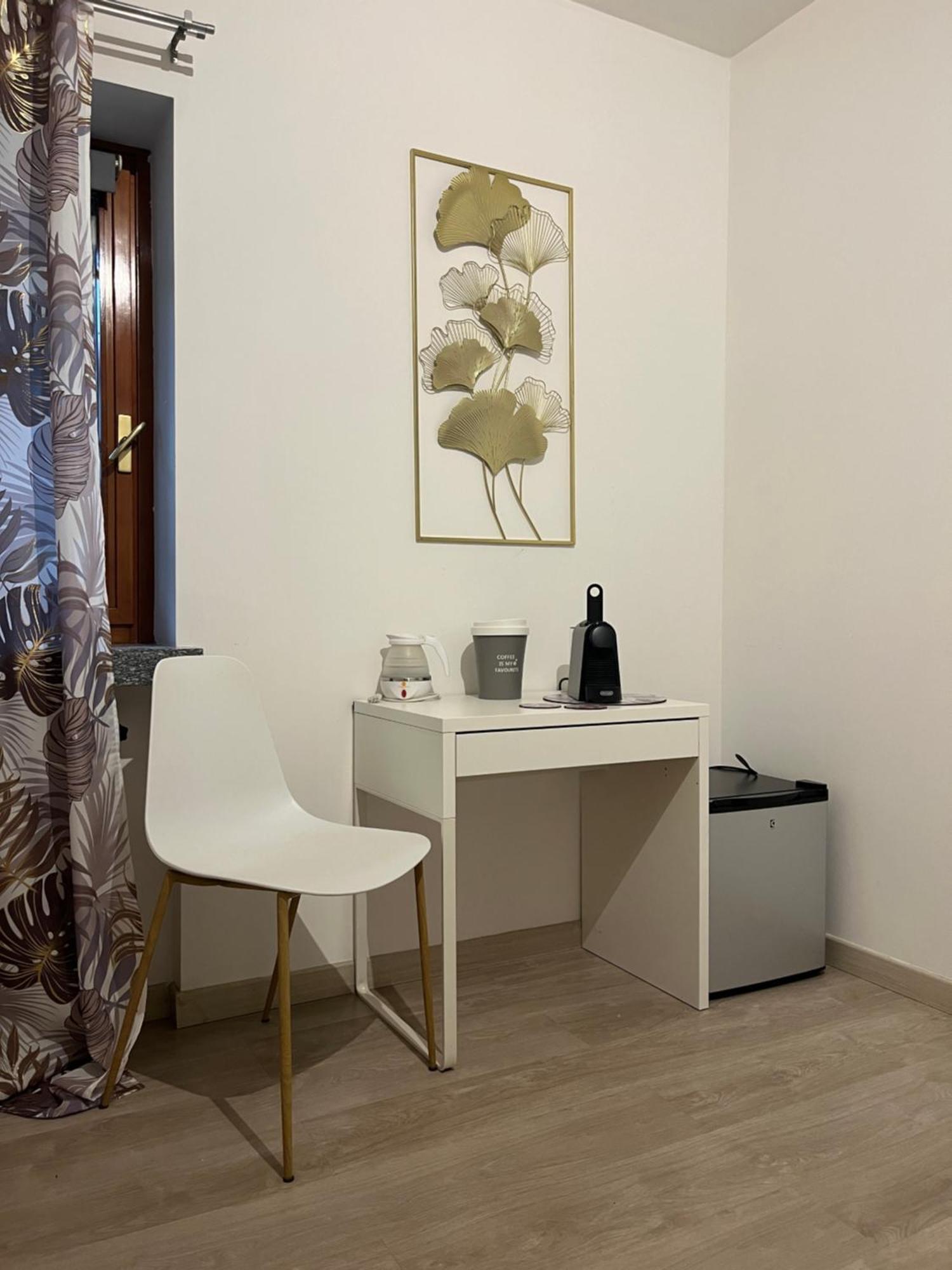 Bella Vita Guesthouse -Parcheggio Privato Interno Arona Zewnętrze zdjęcie