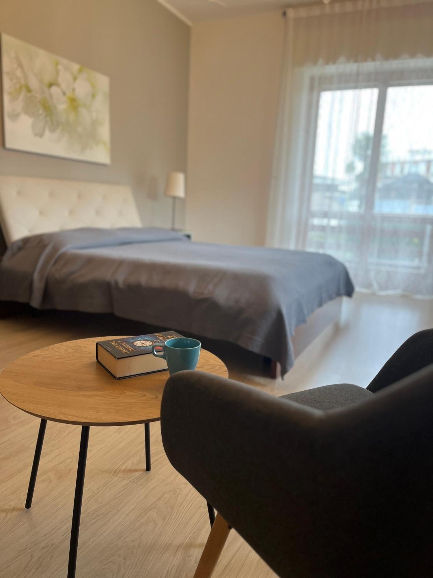 Bella Vita Guesthouse -Parcheggio Privato Interno Arona Zewnętrze zdjęcie