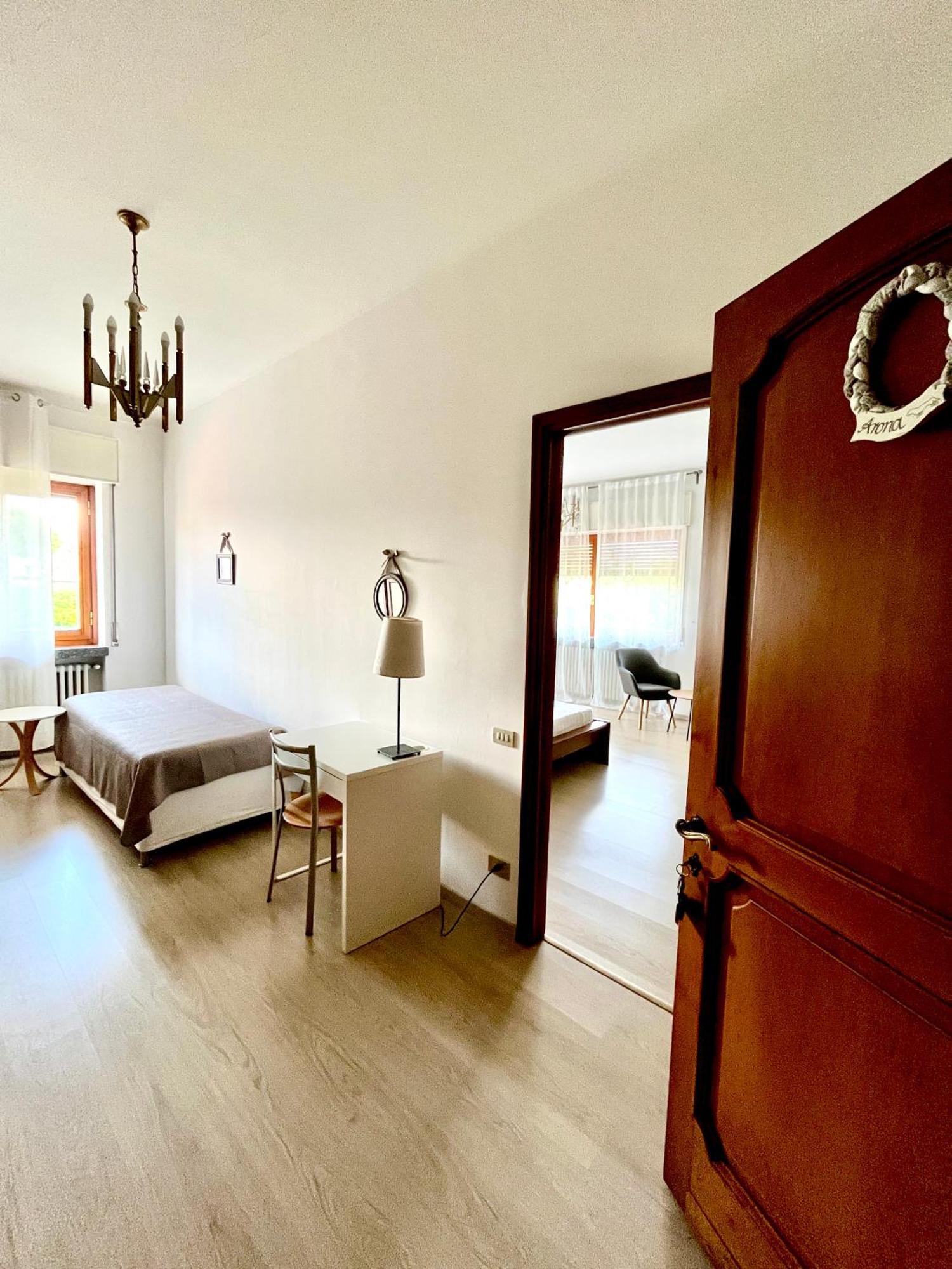 Bella Vita Guesthouse -Parcheggio Privato Interno Arona Zewnętrze zdjęcie