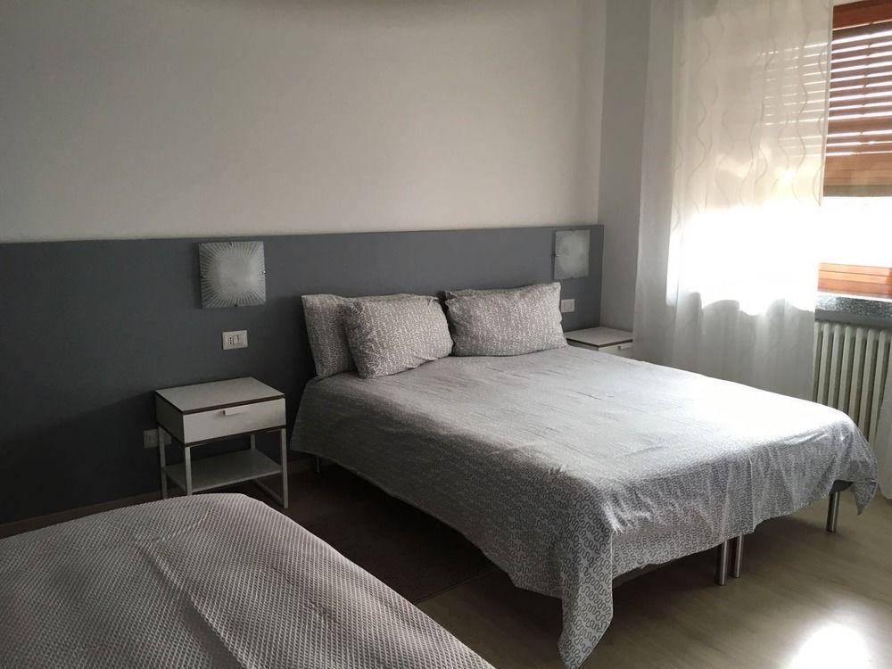 Bella Vita Guesthouse -Parcheggio Privato Interno Arona Zewnętrze zdjęcie