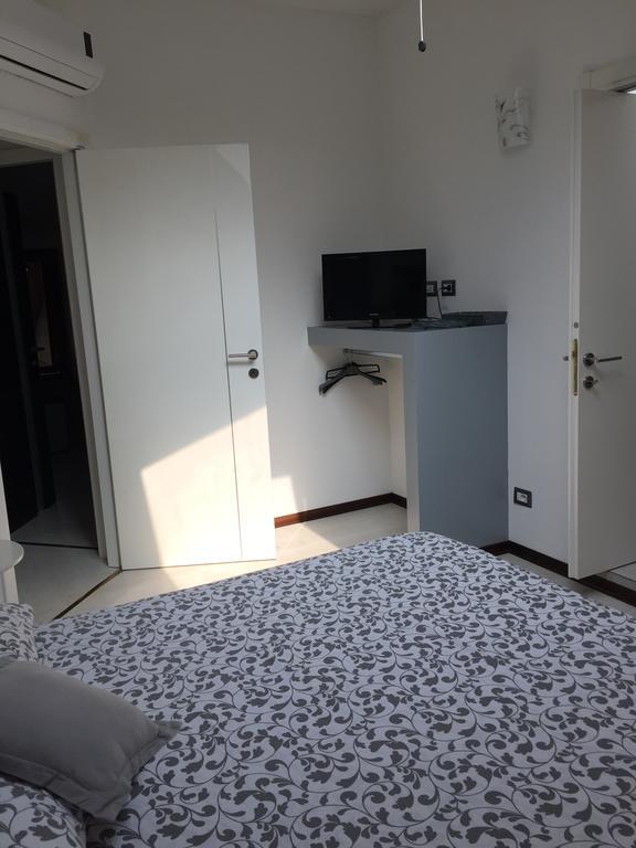 Bella Vita Guesthouse -Parcheggio Privato Interno Arona Zewnętrze zdjęcie